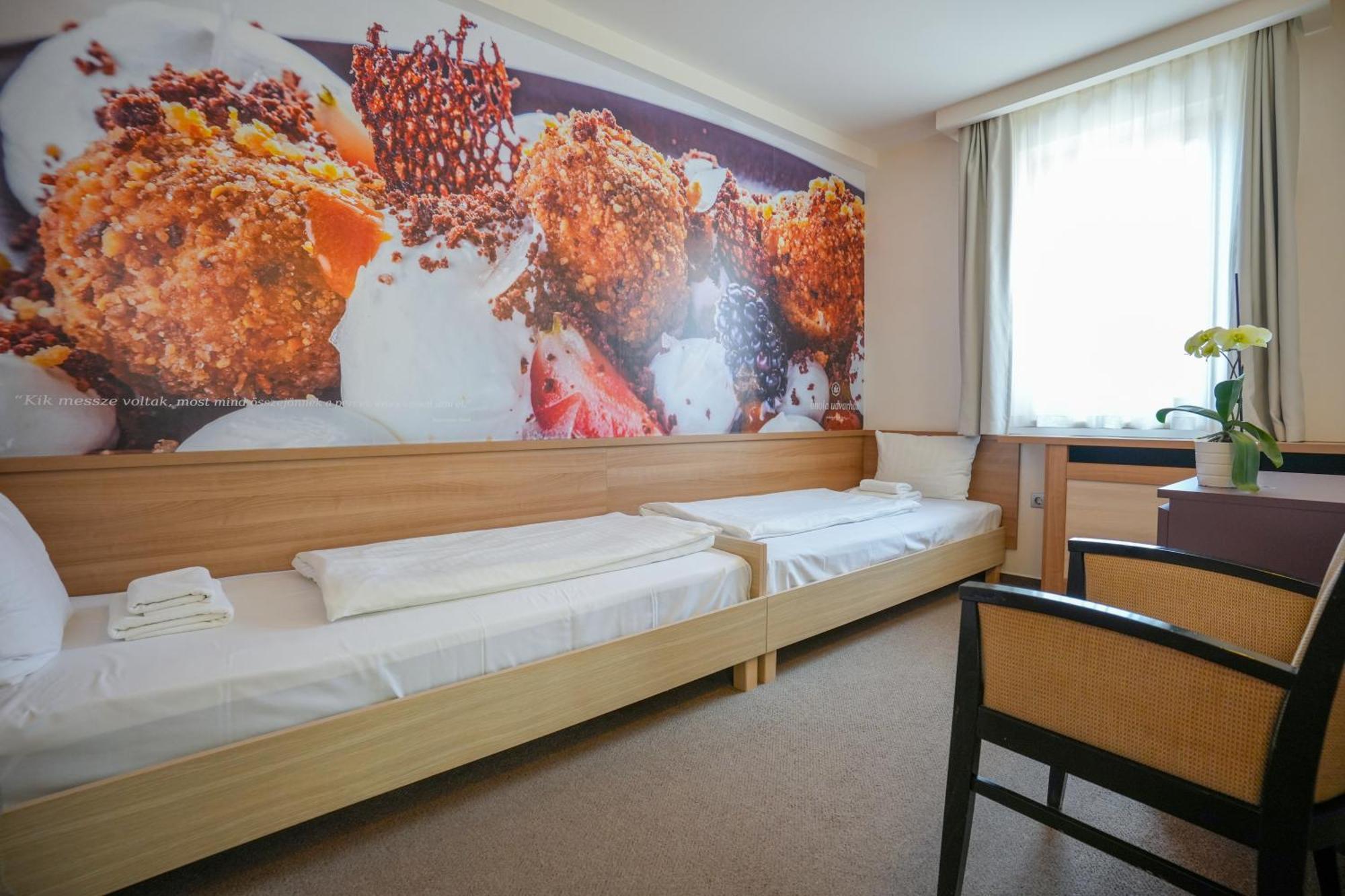 Imola Udvarház Dessert Hotel Eger Exterior foto